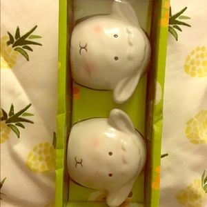 Salt & Pepper Shakers